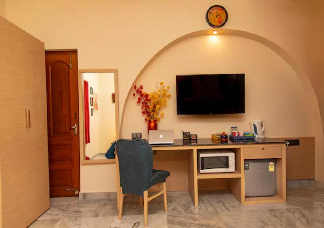 J'S Nest Hotell Calcutta Exteriör bild