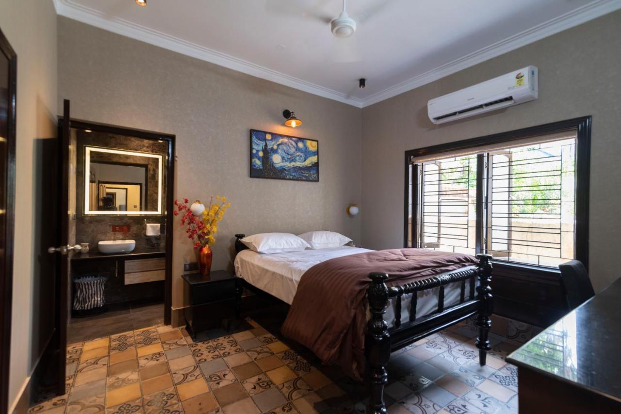 J'S Nest Hotell Calcutta Exteriör bild