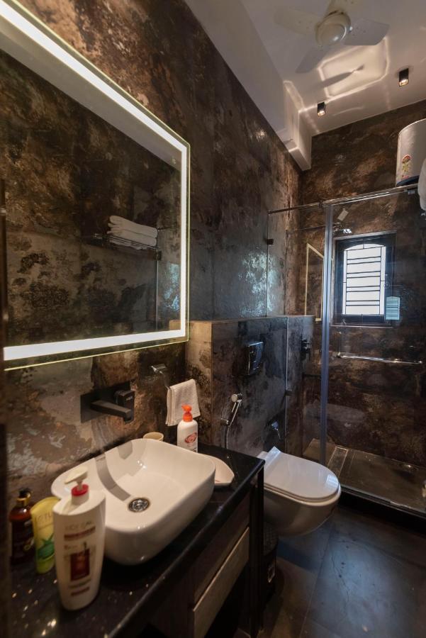 J'S Nest Hotell Calcutta Exteriör bild
