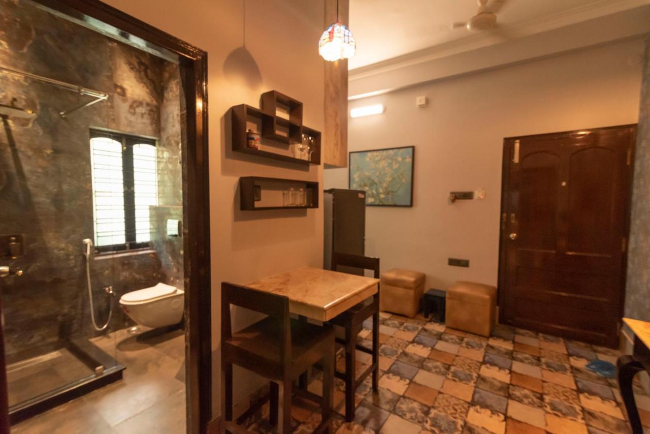 J'S Nest Hotell Calcutta Exteriör bild