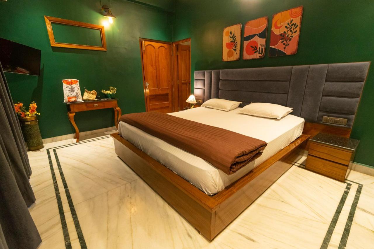 J'S Nest Hotell Calcutta Exteriör bild