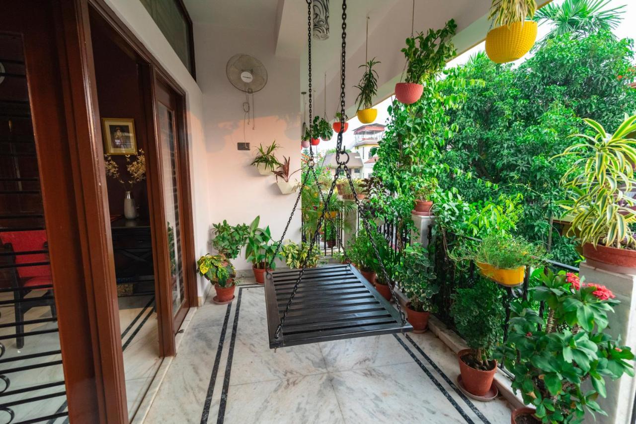 J'S Nest Hotell Calcutta Exteriör bild
