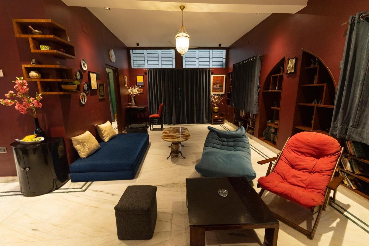 J'S Nest Hotell Calcutta Exteriör bild