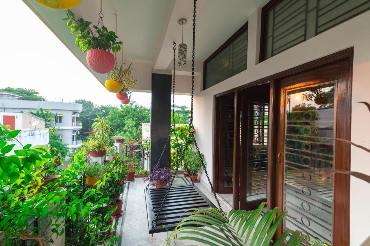 J'S Nest Hotell Calcutta Exteriör bild