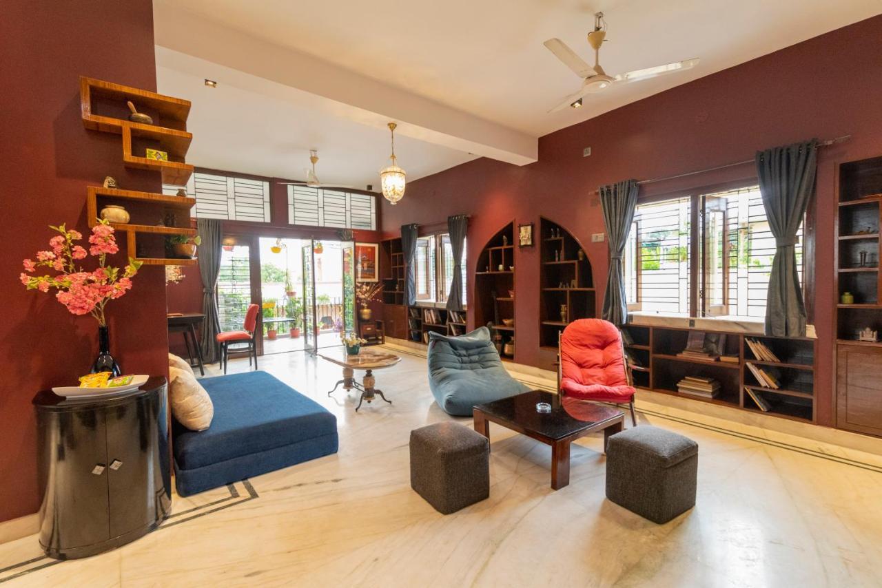 J'S Nest Hotell Calcutta Exteriör bild